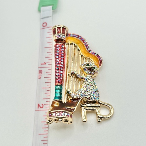 Elegant Multicolor Cat and Harp Brooch-New - Picture 6 of 6